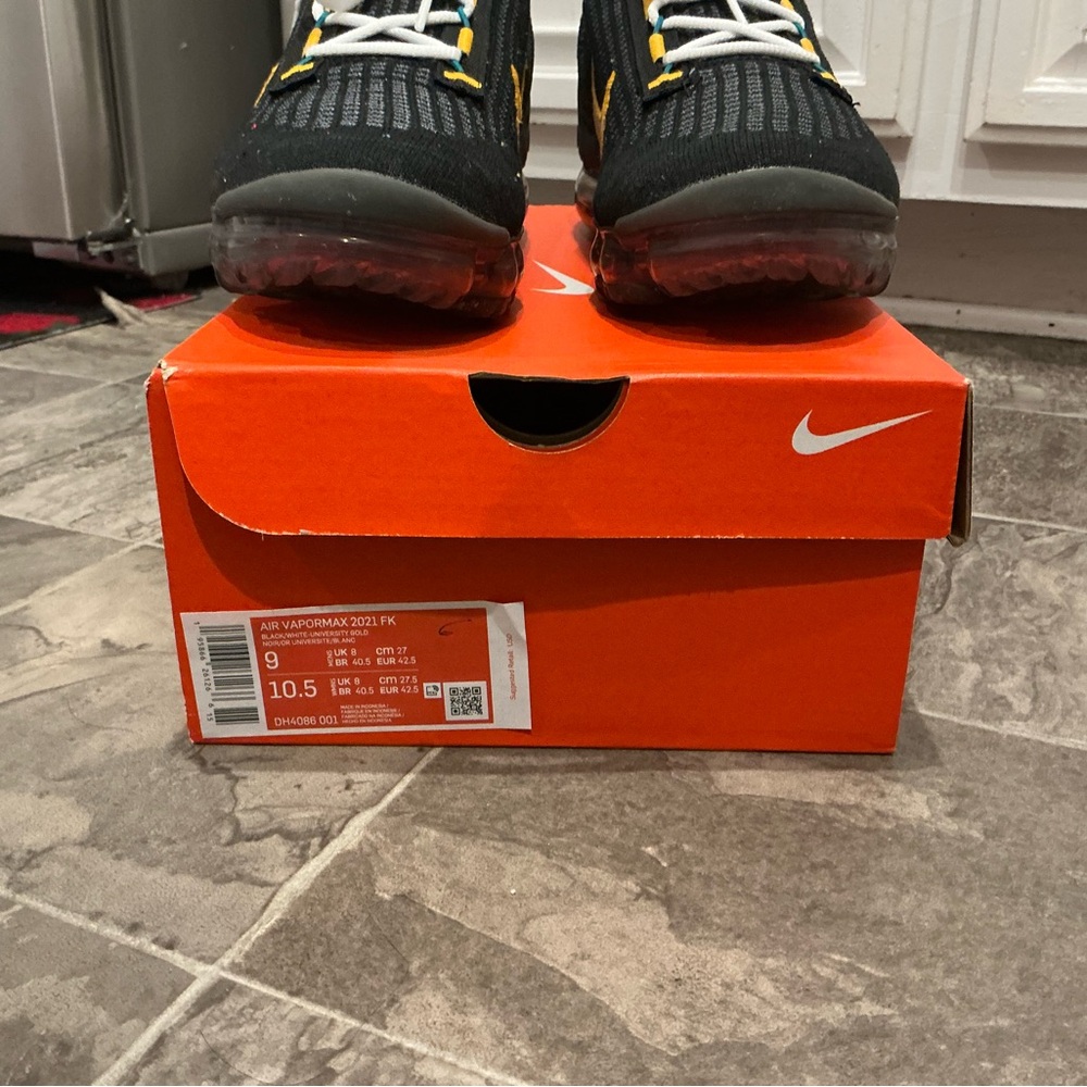 Nike Air Vapormax 2021 Flyknit - Picture 5 of 8